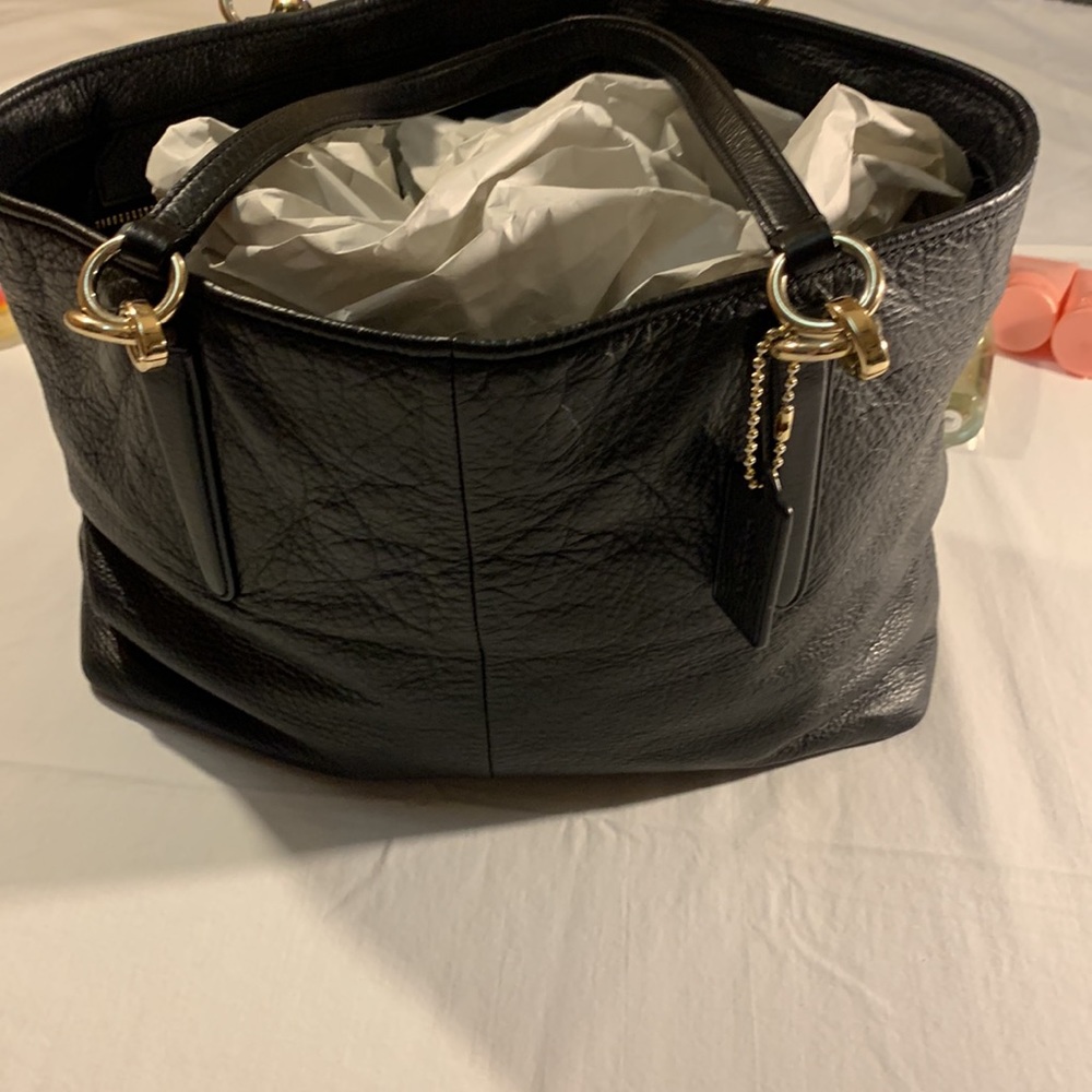 Coach - Picture 4 of 13